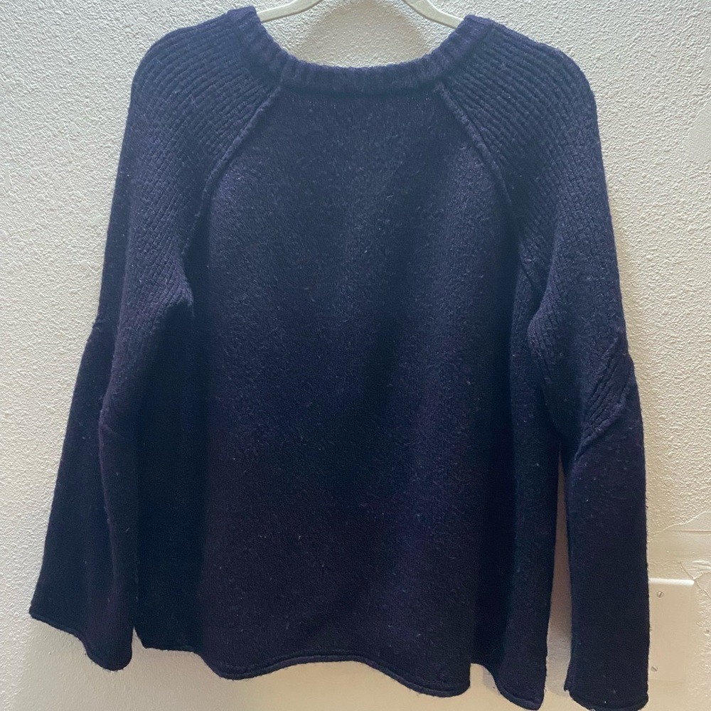 Free People Lovely Lines Bell  Dark Navy  V-Neck Sweater Small - Picture 6 of 8